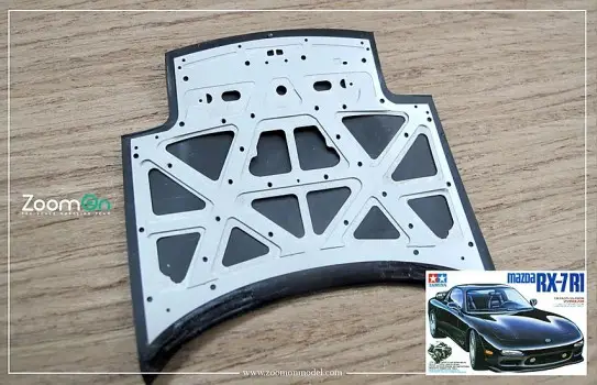 Must-Have Zoom on 1:24 MAZDA RX-7 FD HOOD STRUCTURE - modelbouw