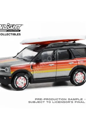 Bestseller Ford bronco sport buitenbanks 2022 met kajak op het dak Miniatuur