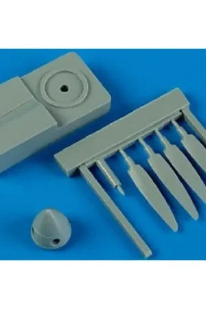 Bestseller Supermarine Spitfire Mk.IX propeller w/tool (designed to be used with Hasegawa kits)
