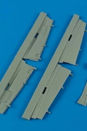 Betaalbaar Grumman F7FN Tigercat undercarriage covers (designed to be used with Italeri kits)