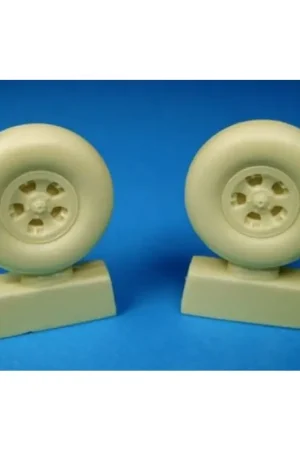 Goedkoop Supermarine Spitfire Mk.VIII 5-Slot main wheels (toebehoren voor modelbouwsets van Tamiya) As fitted to Spitfires Mk.I through t