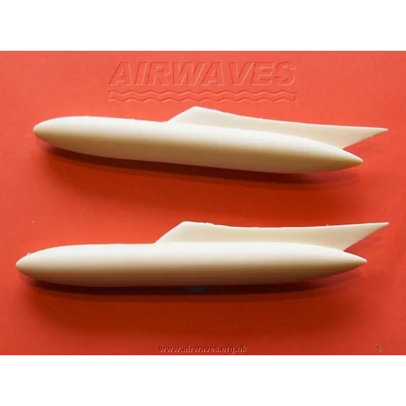 Bestseller Boeing B-52G/H under wing tanks for the Monogram kit (toebehoren voor modelbouwsets van Monogram and Revell)