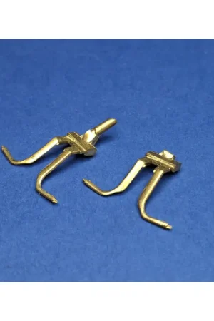 FuG 220 SN2 dipole mounts (brass) - (for Ju 88 G-1 / G-6 / G-7 and Ju 388 J-1) Betrouwbaar