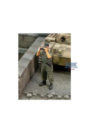 Premium Waffen SS Tanker looking through binoculars Figuren
