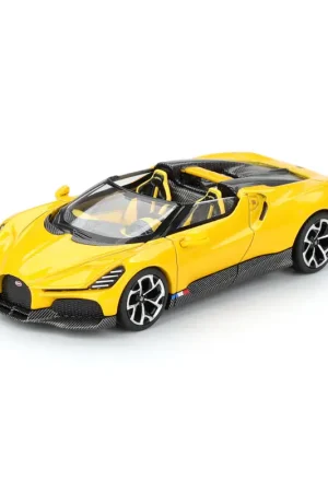 Op = Op MINI GT BUGATTI W16 MISTRAL YELLOW 2023 with Blister 1/64 Miniatuur