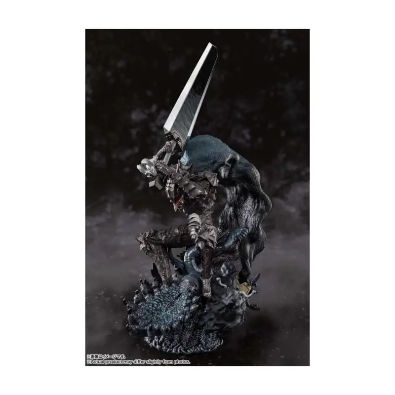 Berserk Figuarts ZERO Metallic Touch Guts Berserker Armor 35 cm Figuurtje Gereduceerde Prijs