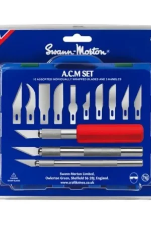 A.C.M Set (Art′s, craft and Modellers Set) Includes 1 x No.1 handle, 1 x No.2 handle, 1 x No.5 handle and 13 precision ground ca Weekendaanbieding
