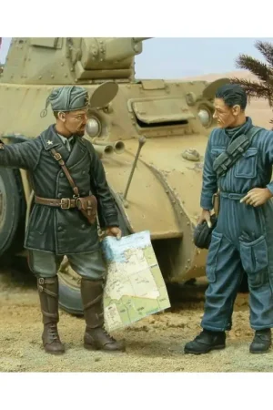 Flitsaanbieding Royal Model: 1/35; Italian Captain and tanker-WWII Figuren