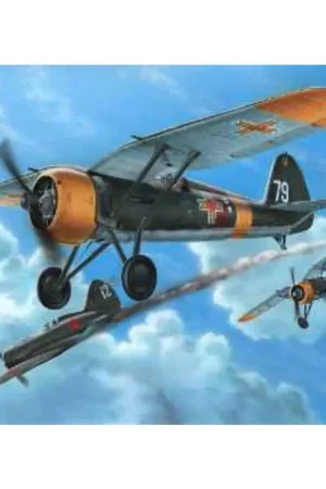 PZL P.11F In Roemenië: Roemeense versie van de bekende P.11c met een andere motor. 5 emblemen: 79, Dimache, 08/41 (twee Ratas aa Betrouwbaar