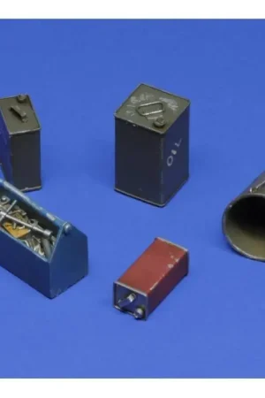 Royal Model: Toolbox, oil cans and bucket (1/16 scale) Nieuw