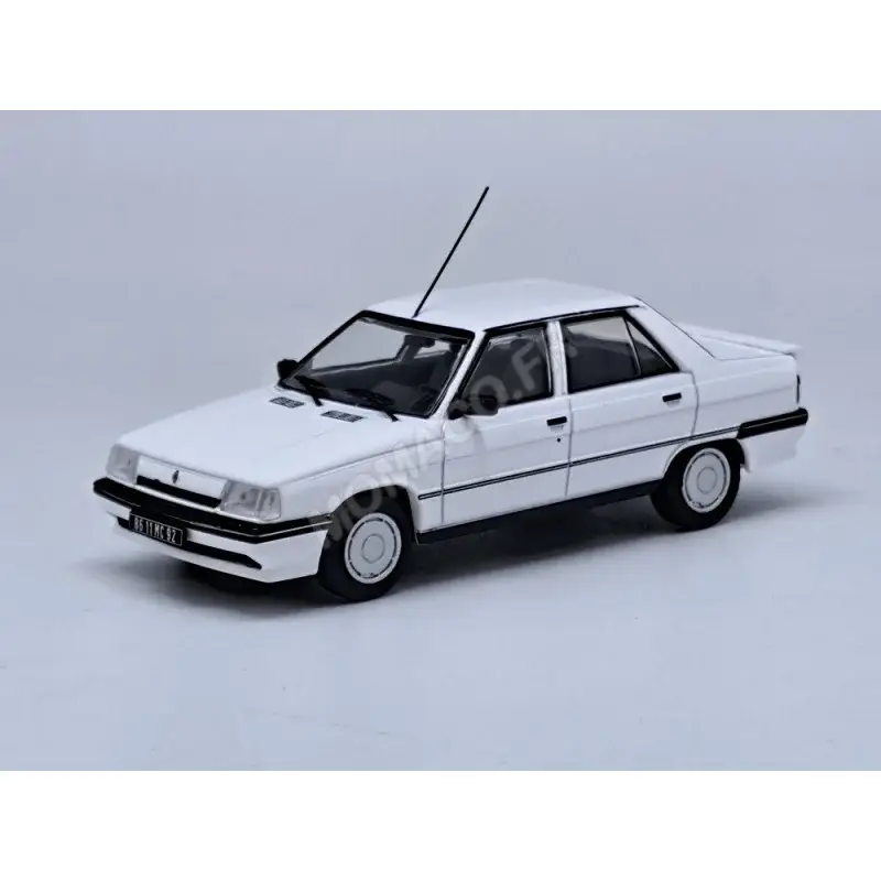 Direct Verzonden Renault 9 gtl wit Miniatuur