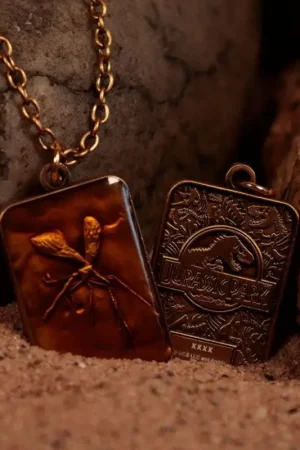 Must-Have JURASSIC PARK - Unisex Amber Necklace - Limited Edition Hanger