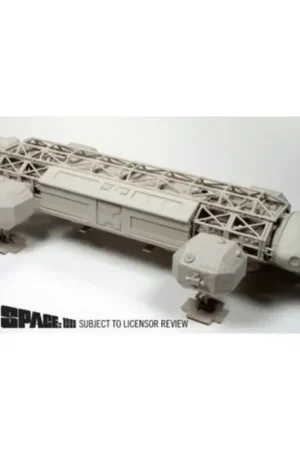 Space 1999 - Eagle Transporter. 1:2 Scale model of the Original Studio Model. 22 Long (Approx 54cm)Moulded in White & Clear&bull Flitsaanbieding