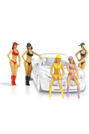 Set of figures , girls presentation Finale Uitverkoop
