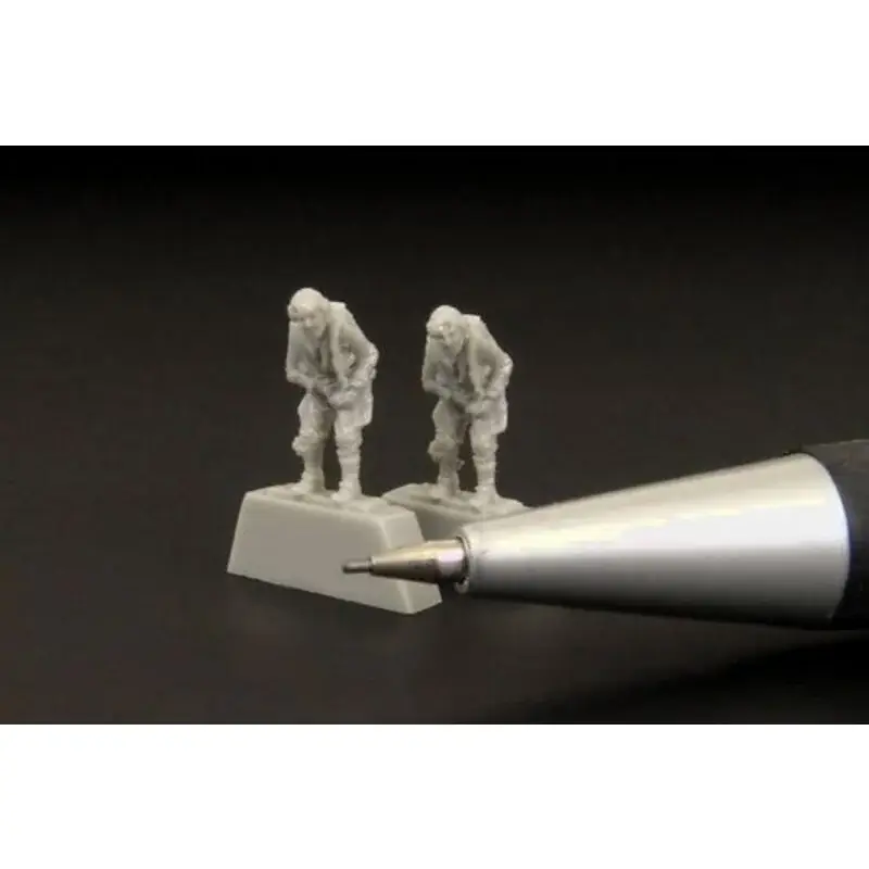 Bestel Nu Luftwaffe pilots standing WWII x 2 German pilots Figuren