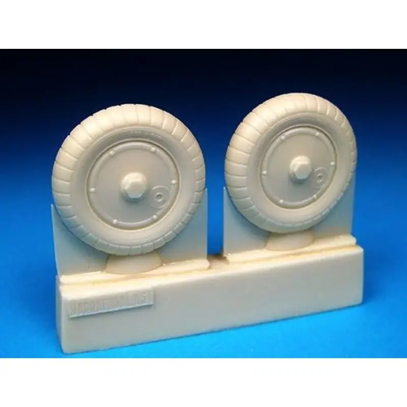 Weekendaanbieding Messerschmitt Bf 109G Wheels - Plain Hub, Ribbed Tire/tyre. This set consists of a pair of super detailed, accurate resin mainwh