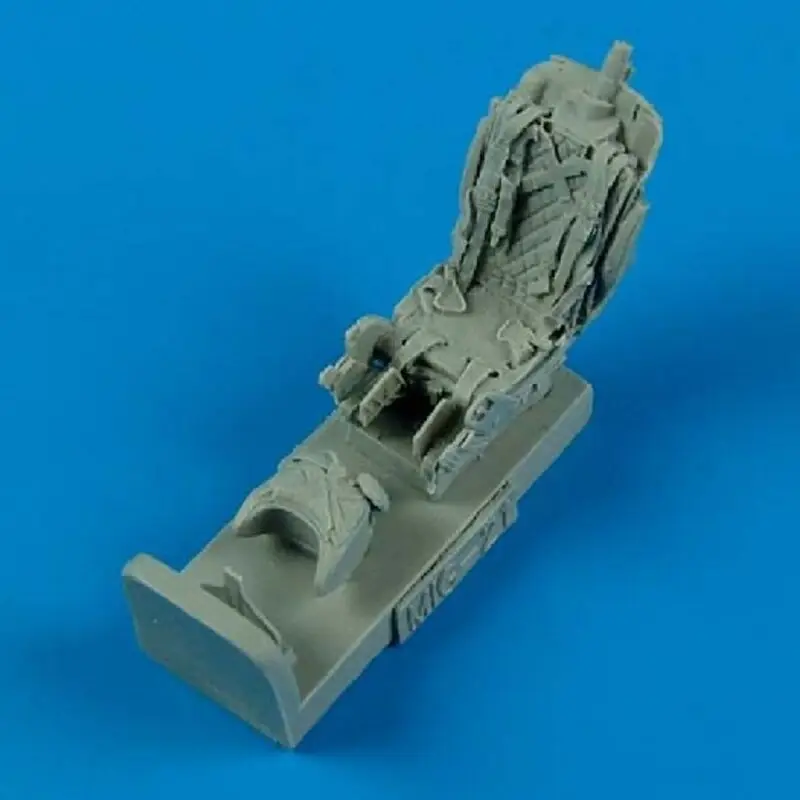 Mikoyan MiG-21PFM/MiG-21MF/MiG-21BIS/MiG-21SMT ejection seat with safety belts (designed to be used with Academy and Eduard kits Flitsaanbieding