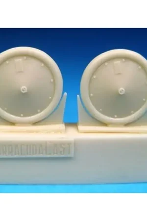 Laatste Versie Albatros D.Va and D.V mainwheels. This new set consists of one pair of super detailed resin wheels to replace the Eduard, Roden,