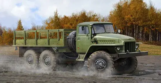Trumpeter 1/35 Russian URAL-375D Meest Verkocht
