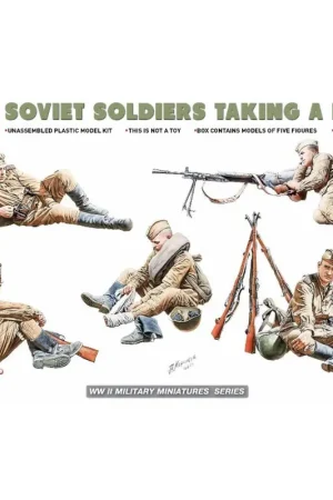 Nieuw Soviet Soldiers taking a break -35233